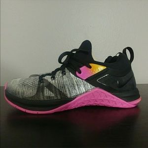 MetCon 4 - New size 6. Never worn.